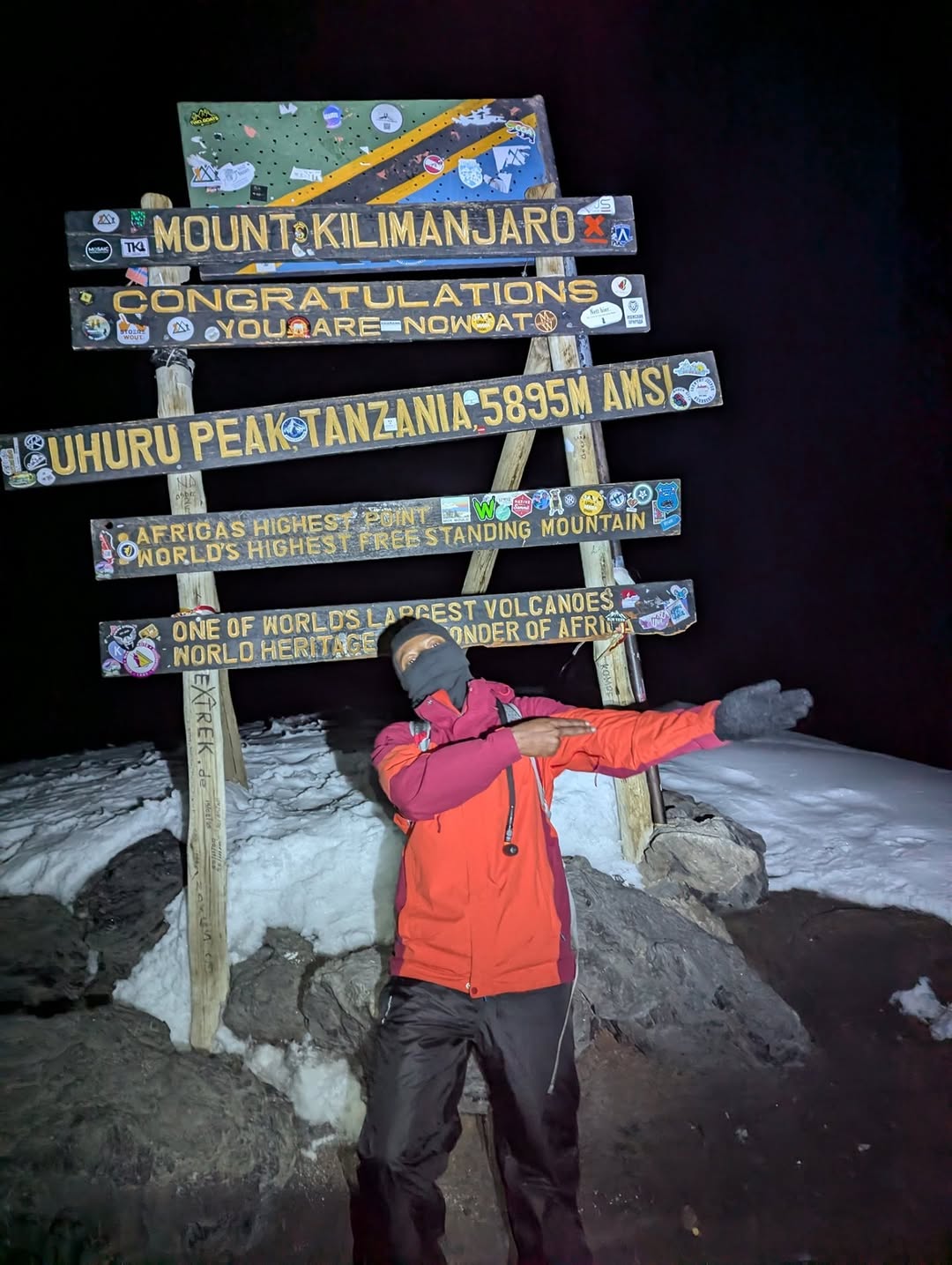  🗻 5895m 🇹🇿 mtkilimanjaro kilimanjaro sunrise chasingsunrise adventurego(jpg) 5